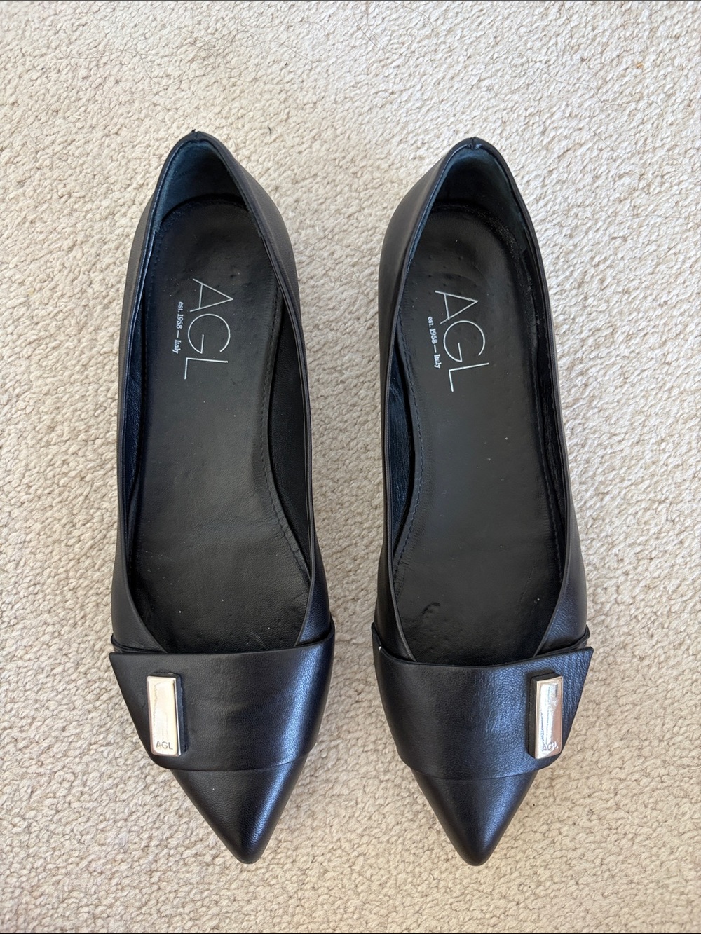 AGL Pointed Flat Shoes Slip On Black Leather EU Size 39 US 9